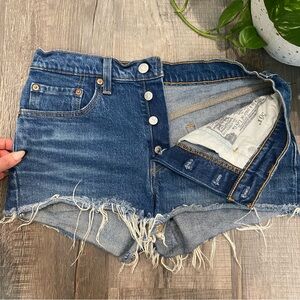 Levi’s 501 Dark Washed Denim Shorts Size 26